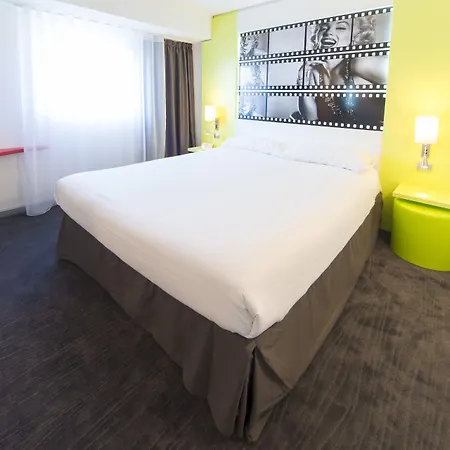 Otel Ibis Styles Cannes 3*