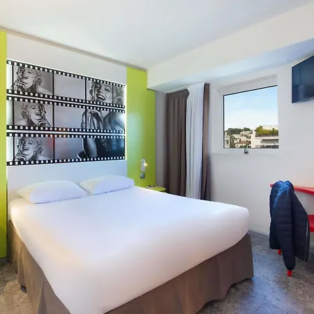 Ibis Styles Cannes ホテル 3*