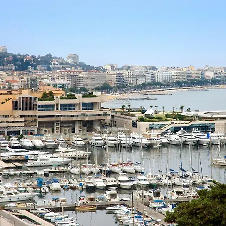 Hotel Ibis Styles Cannes 3*
