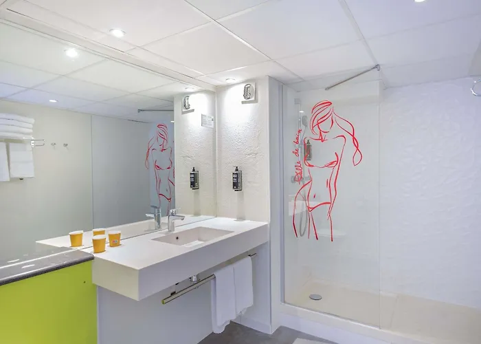 Ibis Styles Cannes לה קאנה