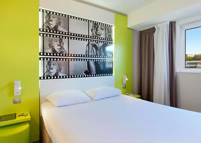 Отель Ibis Styles Cannes